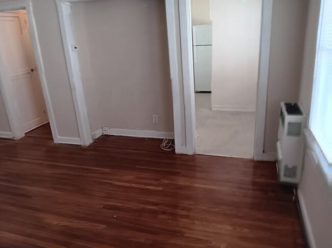 1516 Rosalia Rd in Los Angeles, CA - Foto de edificio - Building Photo