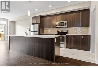 32 Atop Ln in Ottawa, ON - Building Photo - Building Photo