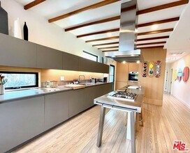 3159 Hutchison Ave in Los Angeles, CA - Building Photo - Building Photo