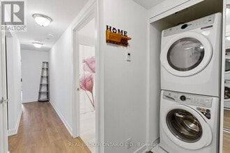2 Manderley Dr in Toronto, ON - Building Photo - Building Photo