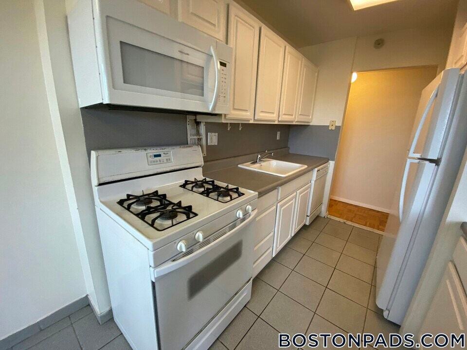 185 Freeman St in Brookline, MA - Building Photo