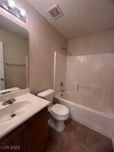 8217 W Wildwood Glen Dr in Las Vegas, NV - Building Photo - Building Photo