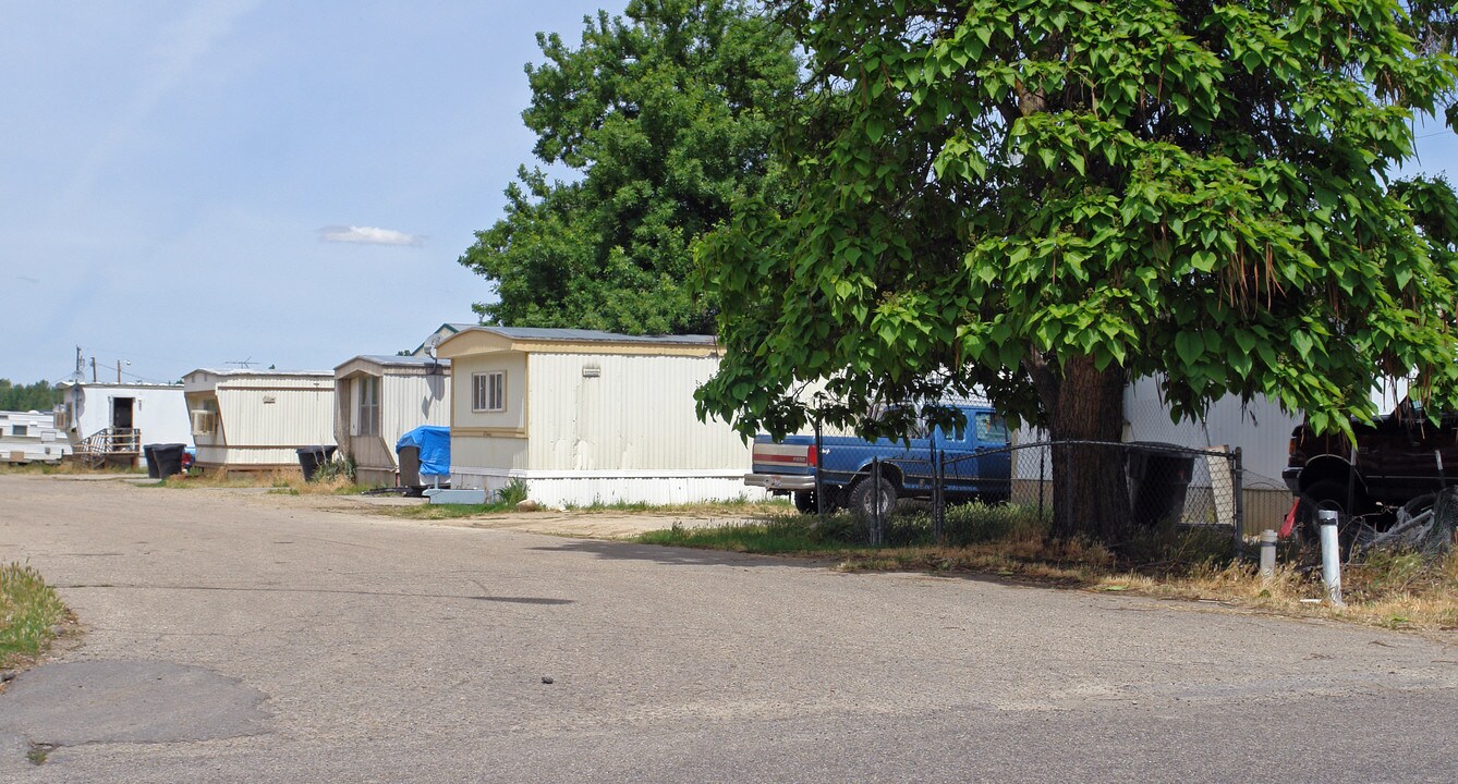 DEL ANN MOBILE HOME PARK in Garden City, ID - Building Photo