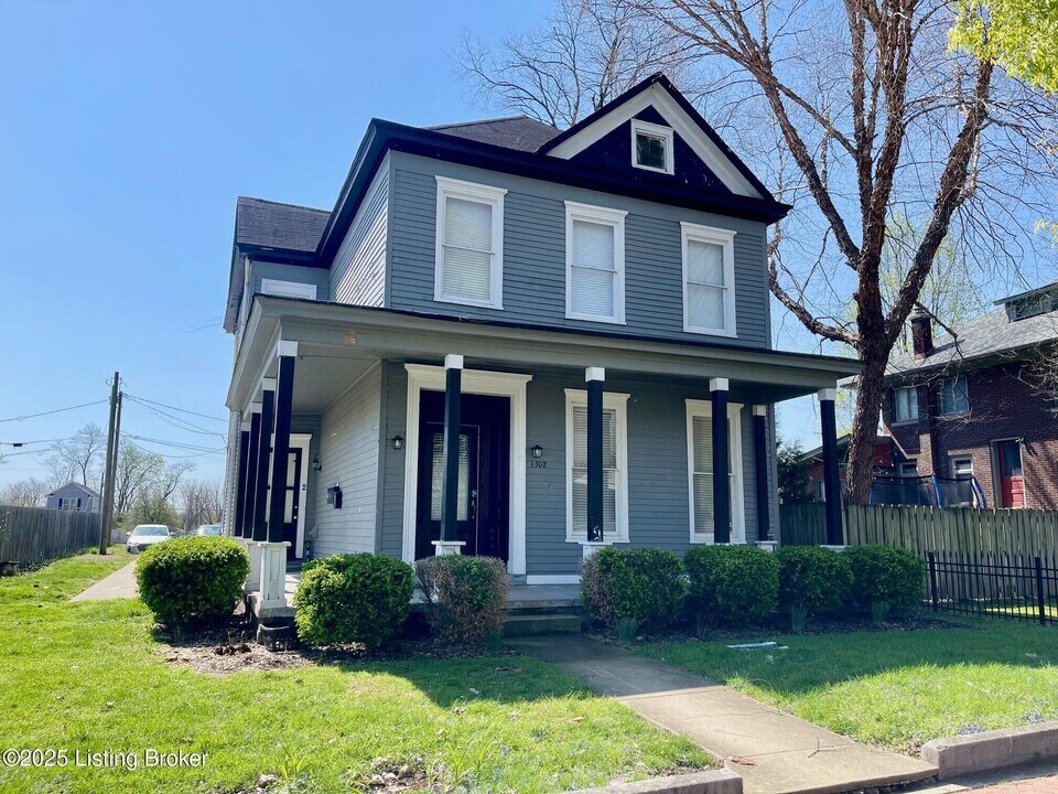 1308 E Main St in New Albany, IN - Building Photo