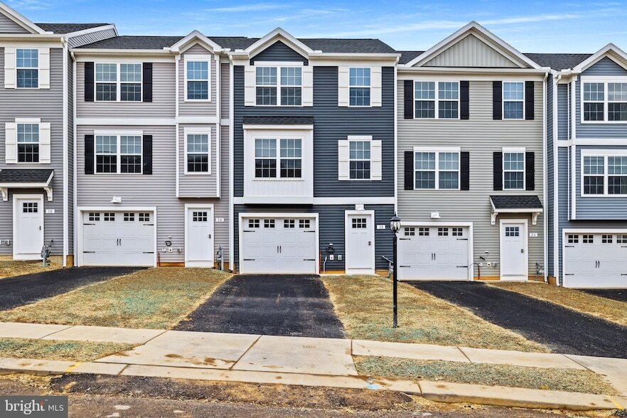 0 H St, Unit AA-318 in Carlisle, PA - Building Photo