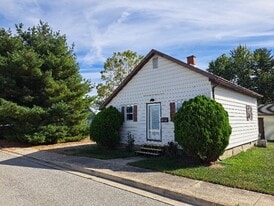 718 Center St in New Haven, IN - Building Photo
