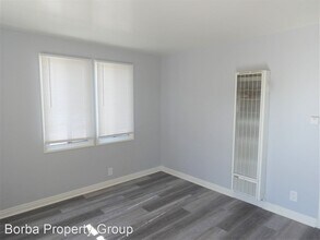 242 E Del Amo Blvd in Long Beach, CA - Building Photo - Building Photo