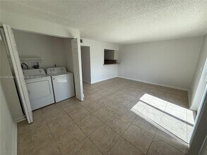 311 Gulfstream Rd in Dania Beach, FL - Building Photo - Building Photo