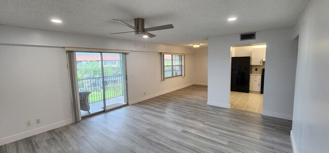 801 SW 133rd Ter, Unit 410K in Pembroke Pines, FL - Building Photo - Building Photo