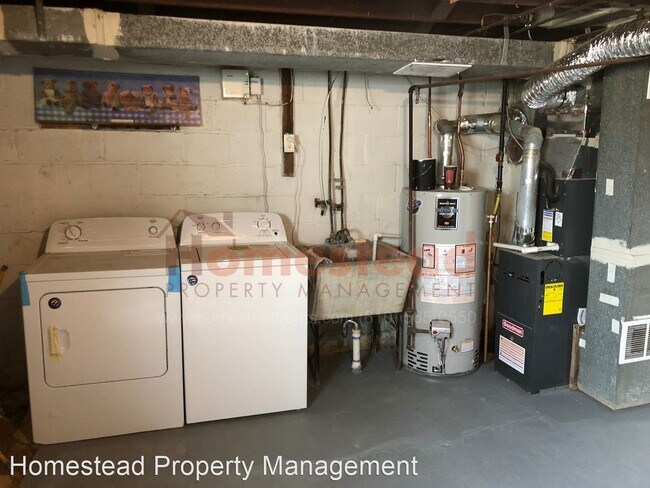 1579 Summit St photo'