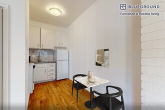 10965 Rochester Ave, Unit SI ID7073A in Los Angeles, CA - Building Photo - Building Photo