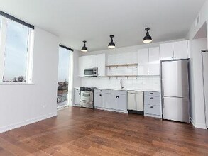 4346 N Honore St-Unit -401 in Chicago, IL - Building Photo - Building Photo