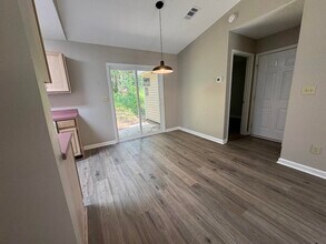 1052 Longstreet Dr in Tallahassee, FL - Building Photo - Building Photo