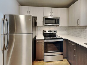 880 N Highland Ave NE in Atlanta, GA - Building Photo - Building Photo