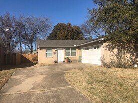 1205 Fairfield St in Irving, TX - Building Photo