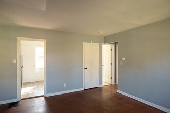 3668-3674 Karwin Dr in Dayton, OH - Building Photo - Building Photo