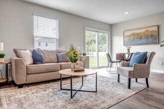 6534 Sweetbay Ln, Unit 201 in Jacksonville, FL - Foto de edificio - Building Photo