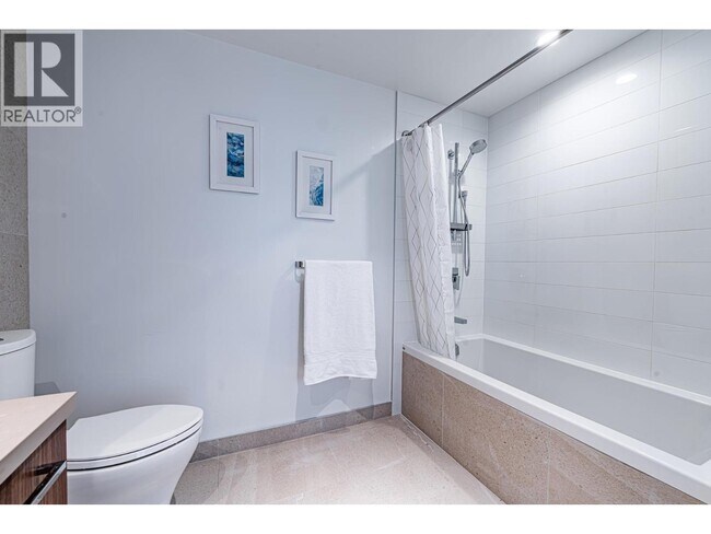 3331-3NO3 No. 3 Road in Richmond, BC - Building Photo - Building Photo