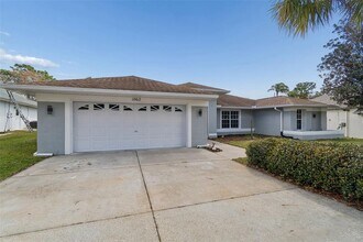 1062 Greenturf Rd in Spring Hill, FL - Building Photo - Building Photo