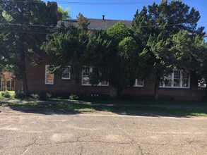 2328 32nd Ave in Meridian, MS - Foto de edificio - Building Photo