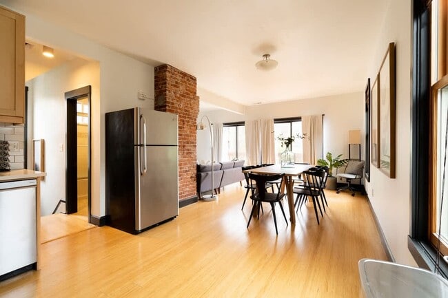 2319 NW Raleigh St in Portland, OR - Building Photo - Building Photo