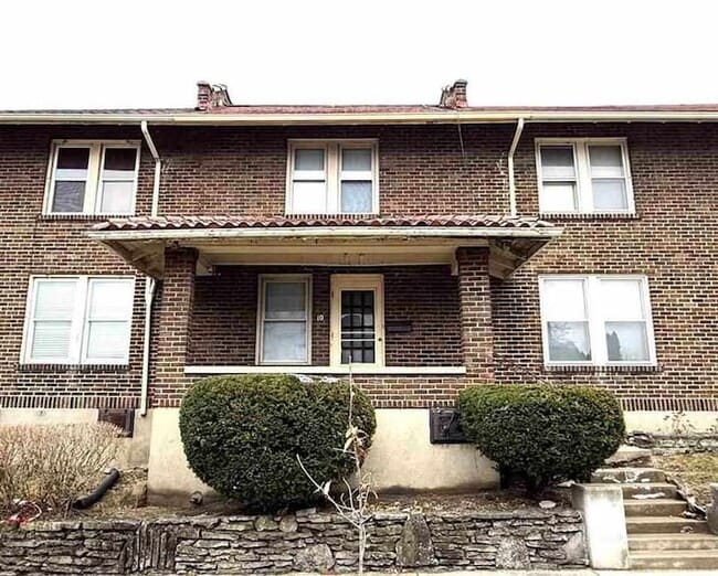 property at 10 Howard Pl