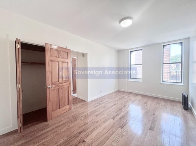 55 Ellwood St in New York, NY - Building Photo - Building Photo