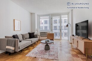 230 W 55th St in New York, NY - Building Photo