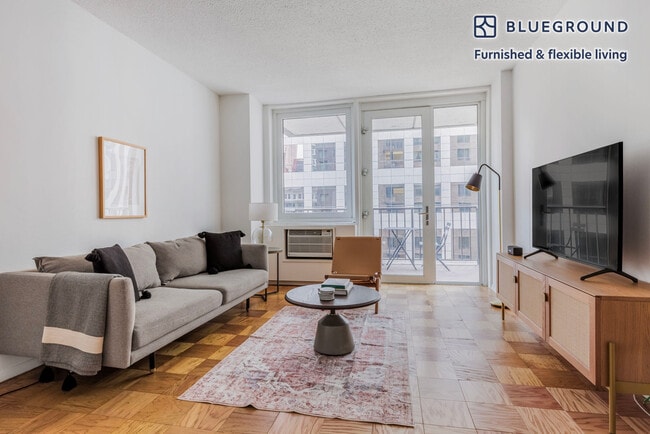 230 W 55th St
