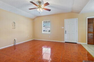 8578 Longwood View Ave, Unit 018-5 in Baton Rouge, LA - Foto de edificio - Building Photo