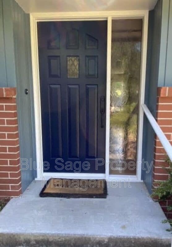 property at 131 Leslie Ln
