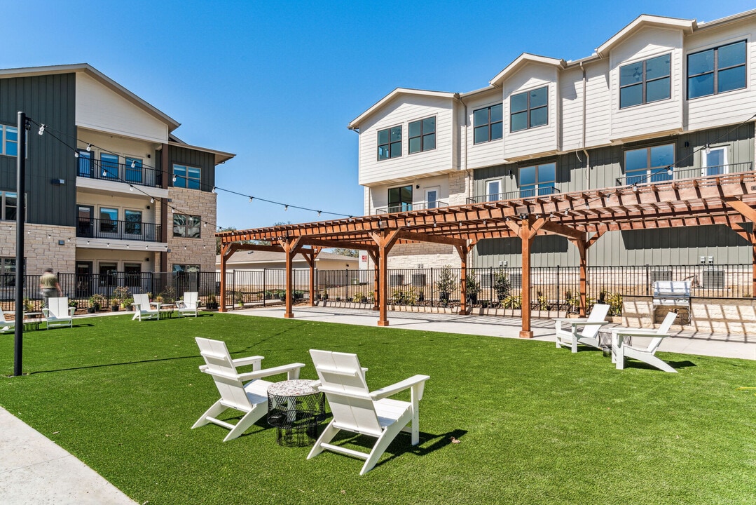 River Junction in Leander, TX - Building Photo