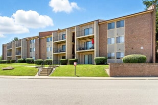 Boulder Creek Apartments in Jeffersontown, KY - Building Photo