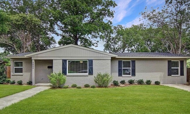 property at 3804 W Spurgeon St