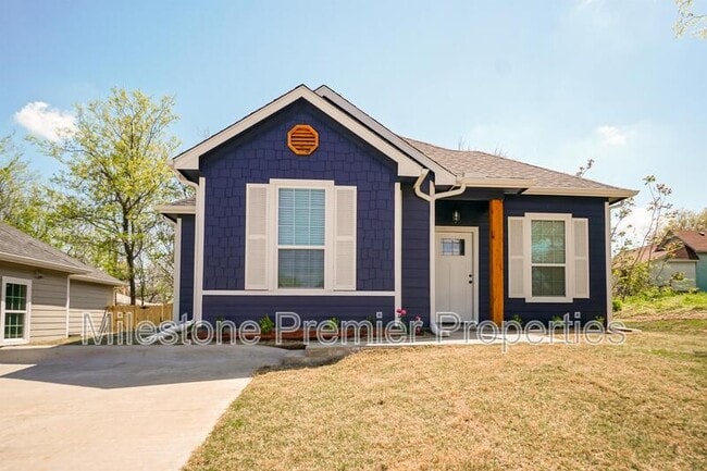 property at 320 W Bond St