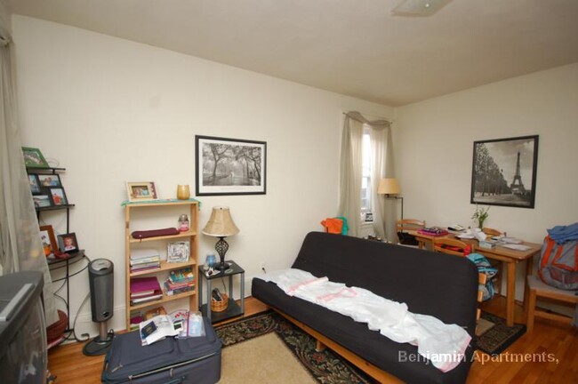 1340A Commonwealth Ave, Unit 33 in Boston, MA - Building Photo - Building Photo