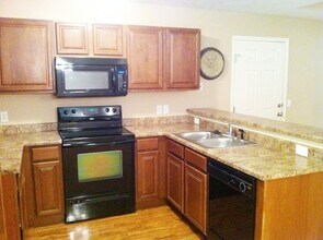 5634 W Sugar Pine Dr in Springfield, MO - Building Photo - Building Photo