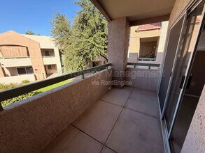 1295 N Ash St in Gilbert, AZ - Foto de edificio - Building Photo