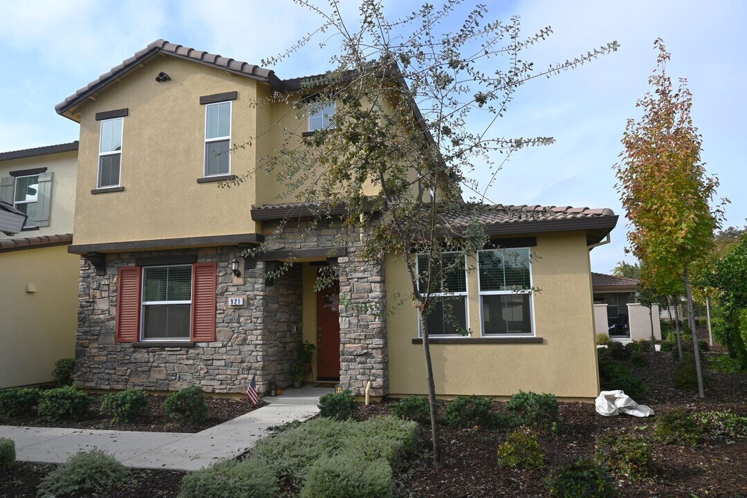 921 Posey St in Galt, CA - Building Photo