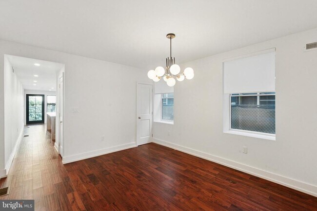 2317 E Cumberland St in Philadelphia, PA - Building Photo - Building Photo