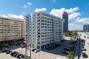 Imperial Towers North in Hallandale Beach, FL - Building Photo