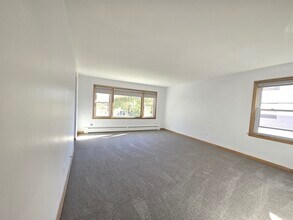 5626 N Menard Ave in Chicago, IL - Building Photo - Building Photo