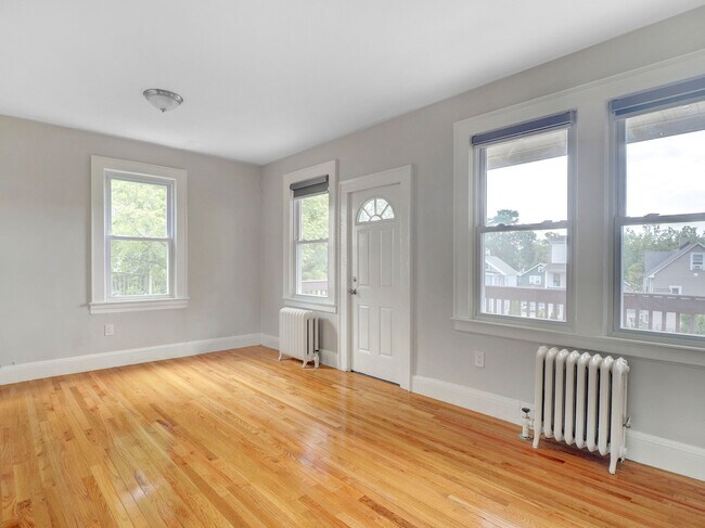 45 New St, Unit 3 in Montclair, NJ - Foto de edificio - Building Photo