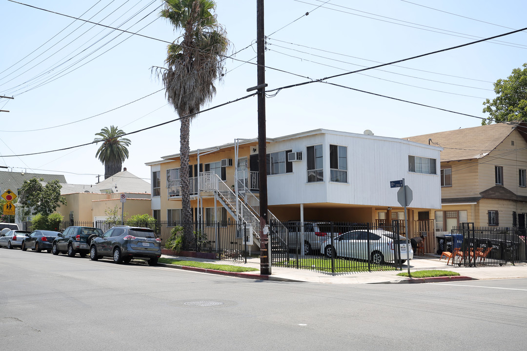 2692 W 12th St in Los Angeles, CA - Building Photo