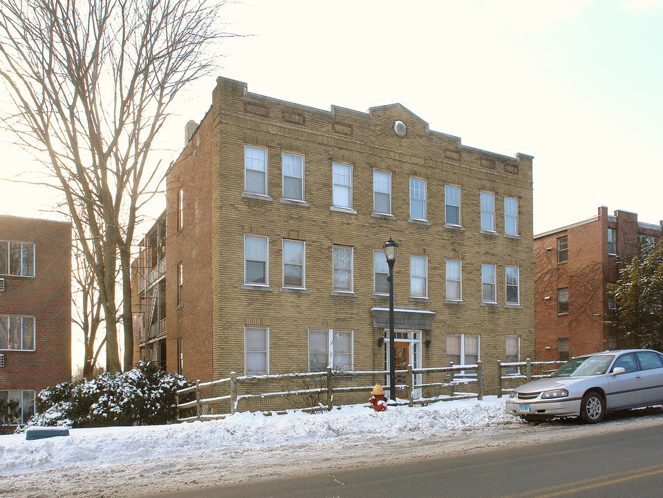 255 New Britain Ave in Hartford, CT - Building Photo