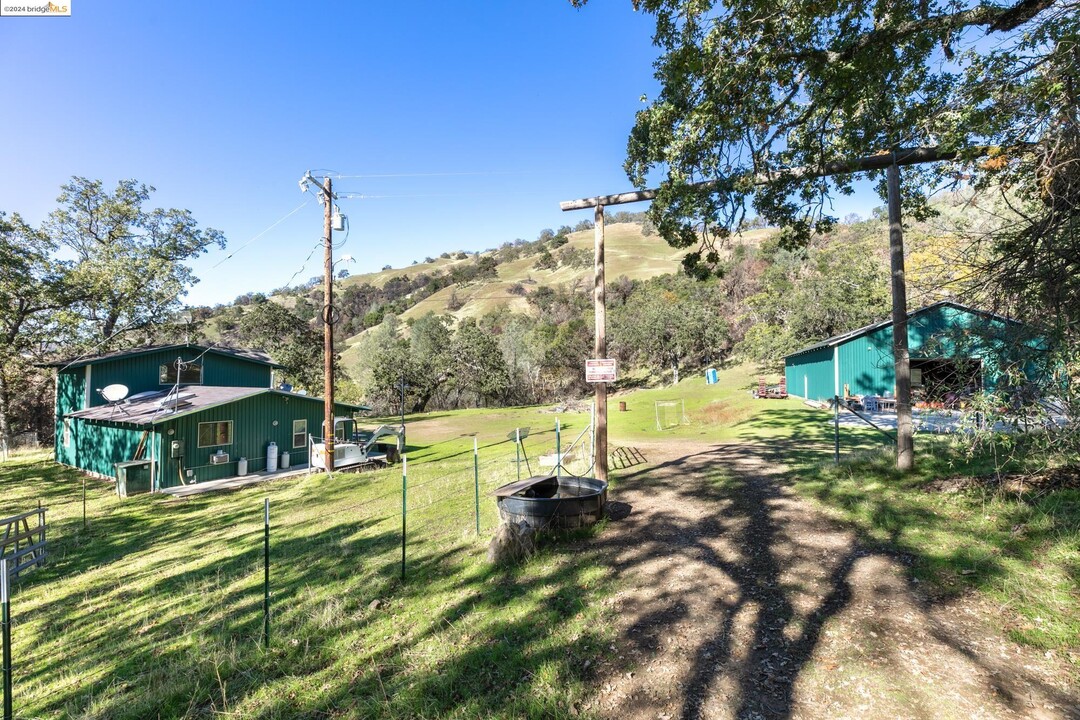 14605 Kincaid Rd in Mount Hamilton, CA - Building Photo