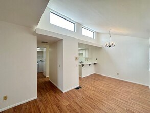 4671 Hamilton St in San Diego, CA - Foto de edificio - Building Photo