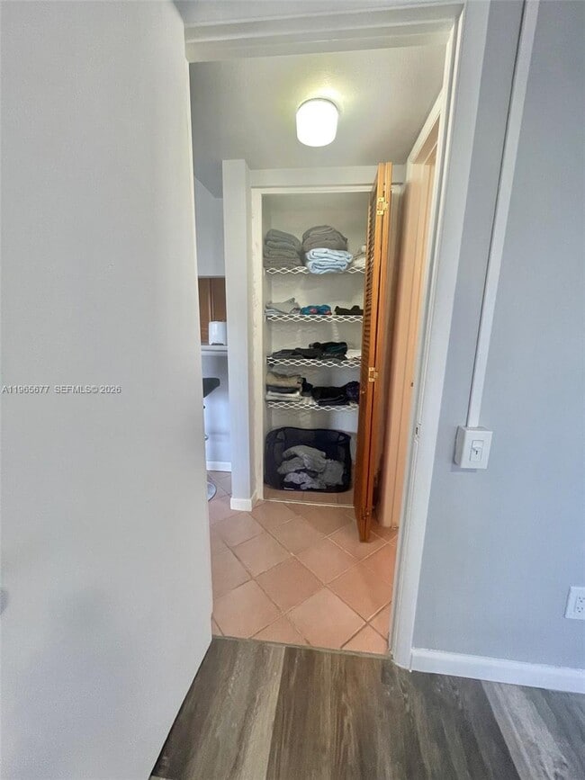 5200 NE 6th Ave in Oakland Park, FL - Building Photo - Building Photo