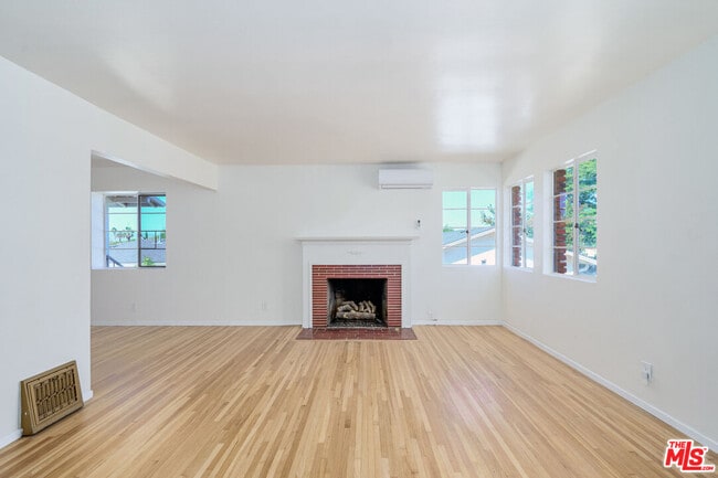 3237 Midvale Ave in Los Angeles, CA - Building Photo - Building Photo