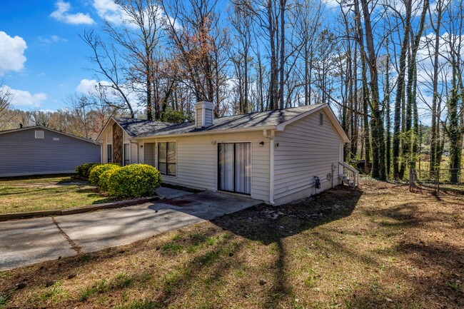 8133 Creekstone Ct in Riverdale, GA - Building Photo - Building Photo